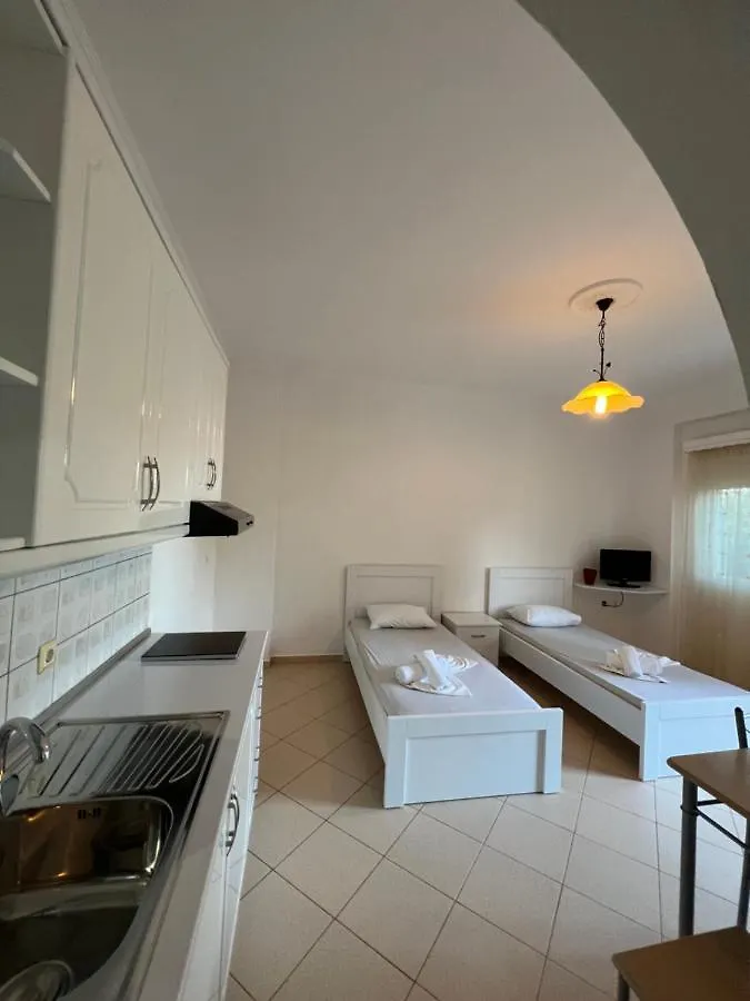 Frankos Apartaments Sarande 0*,