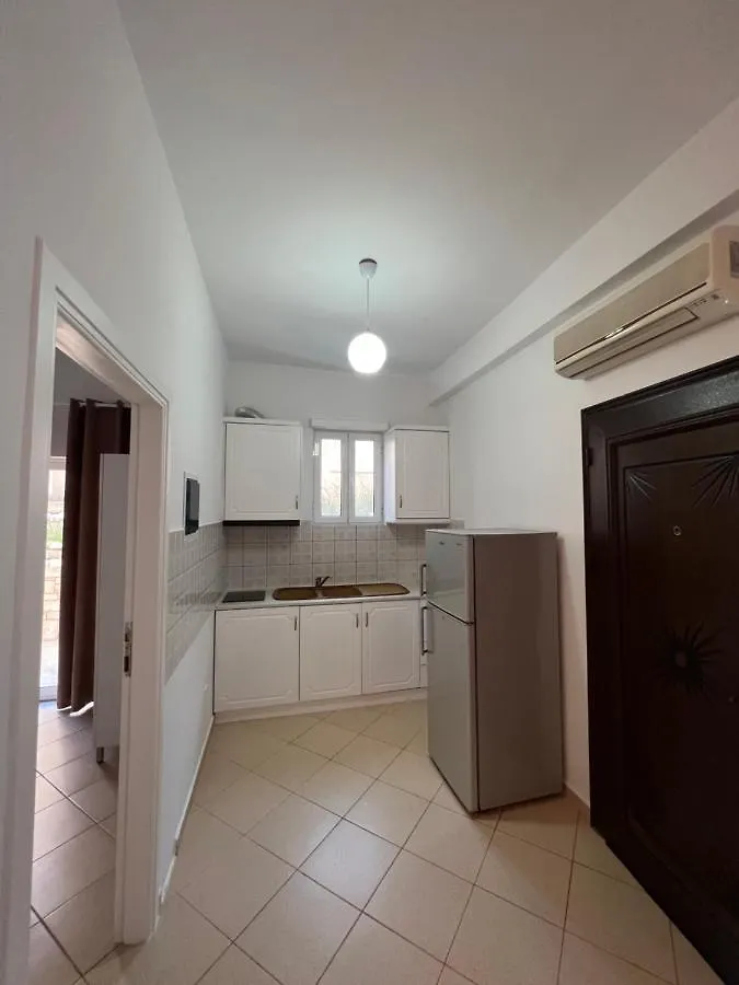 Frankos Apartaments Sarande 0*,  Albania