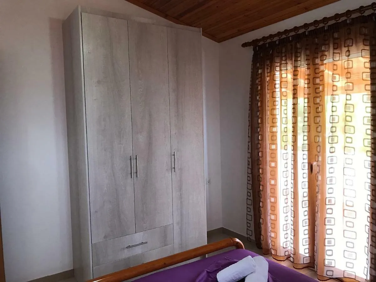 Frankos Apartaments Sarande Apartment