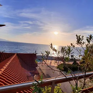 Villa Skenderi, Sarandë