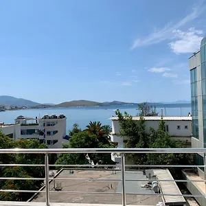 Hotel Piazza, Sarandë